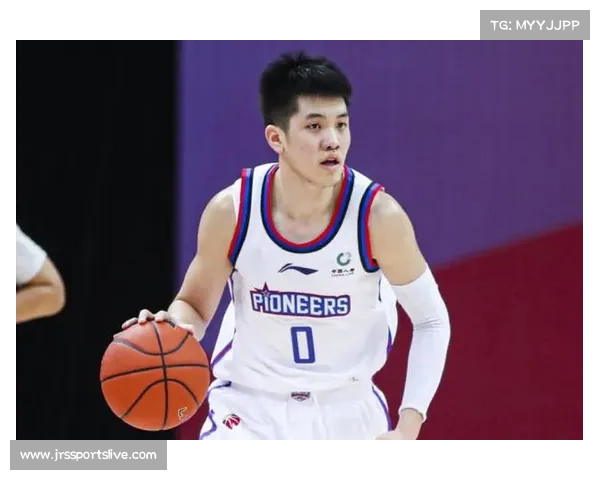 同曦主场球迷倒戈欢呼，王岚嵚抛投惊艳引全场掌声