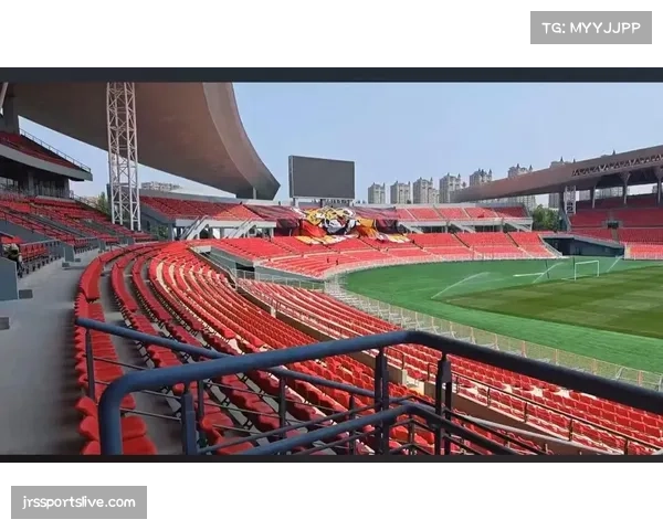 辽宁铁人主场球迷TIFO致敬球队历史,营造火爆主场氛围 辽宁铁人主场球迷TIFO致敬球队历史,营造火爆主场氛围